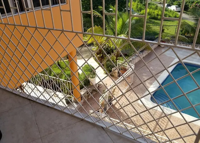 Chaudhry House Montego Bays- 2nd Floor Pensión Montego Bay
