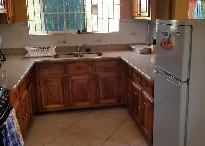 Chaudhry House Montego Bays- 2nd Floor 4* Montego Bay