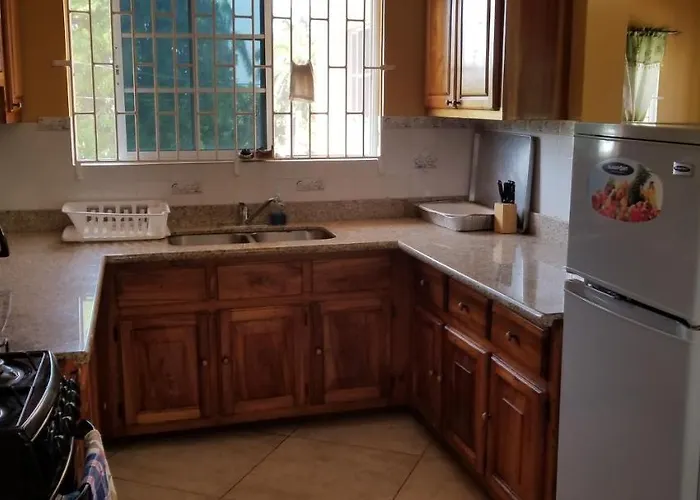 Chaudhry House Montego Bays- 2nd Floor 4*
