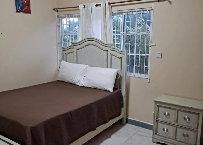 Chaudhry House Montego Bays- 2nd Floor 4* Montego Bay