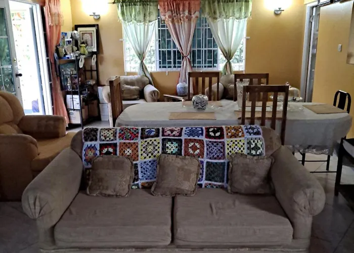 Chaudhry House Montego Bays- 2nd Floor 4* Montego Bay